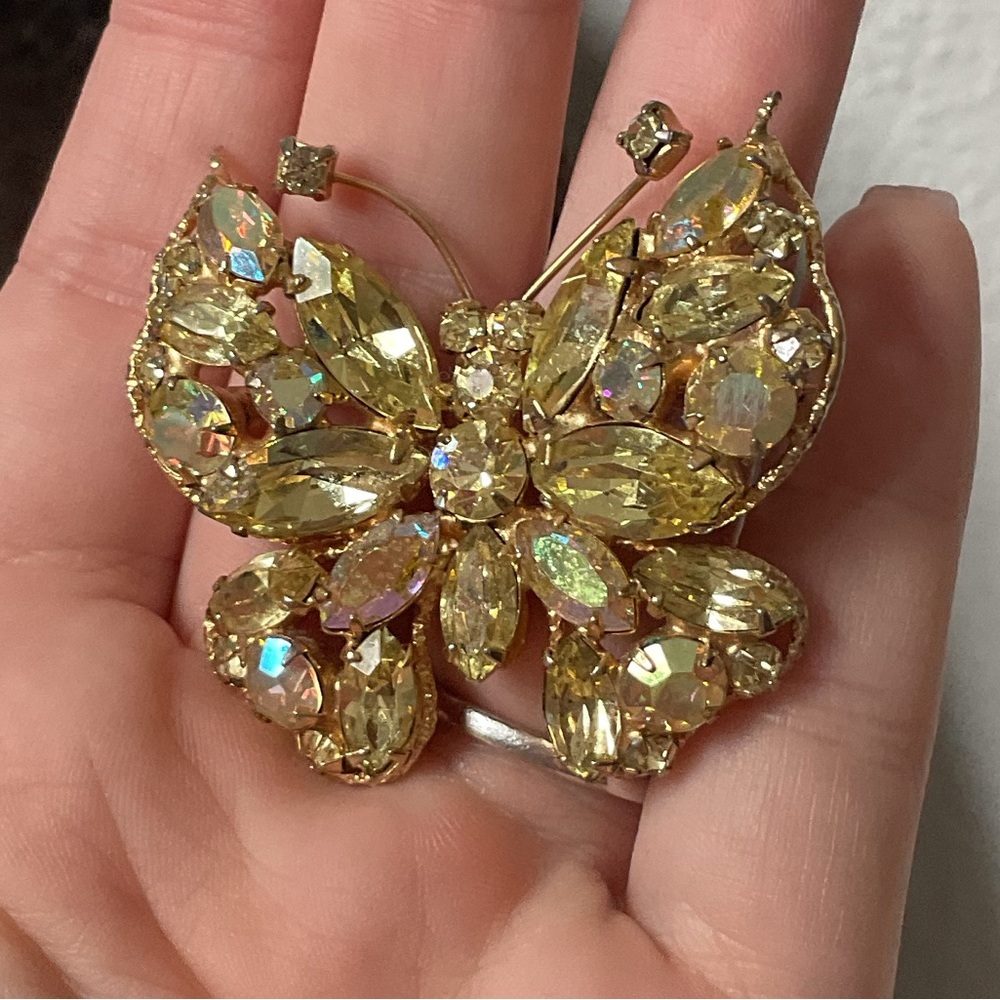 Vintage Signed Regency Butterfly Brooch - Picture 6 of 9